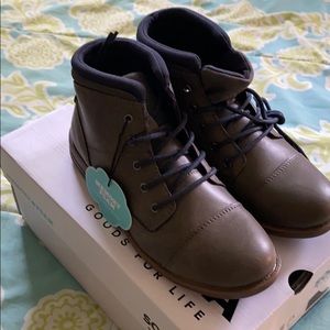 NWT Boys Sonoma Gray Boots